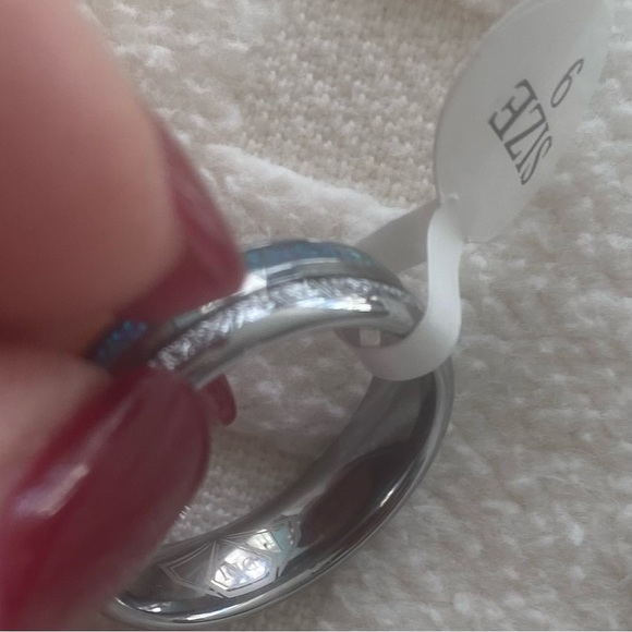 Tungsten ring size 9 authentic!! Blue silver - Picture 6 of 7